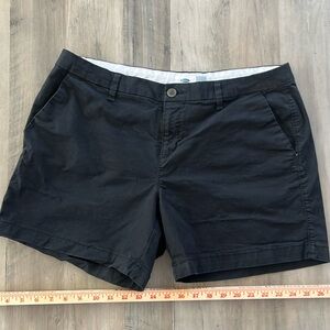 Womens Old Navy 5 inch inseam Black Chino Shorts in size 12 in good condition